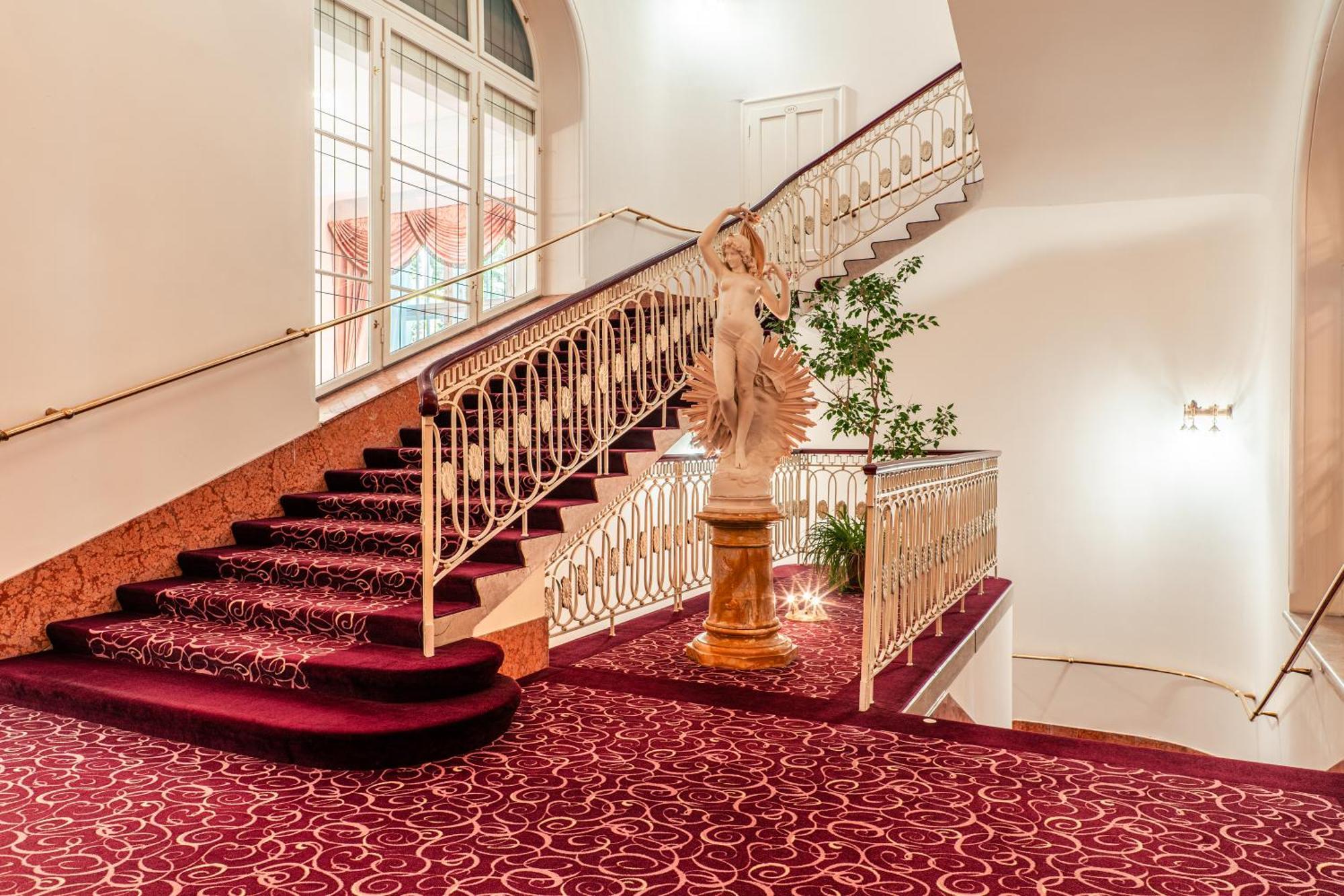 Hotel Radium Palace Яхимов Экстерьер фото